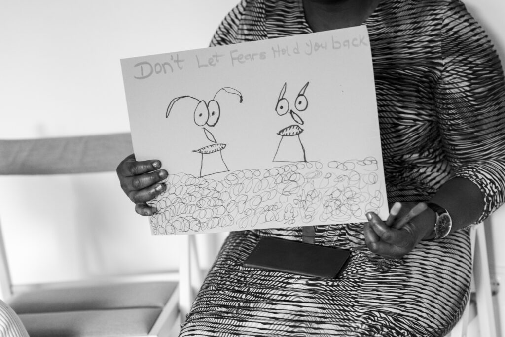 Ergebnisse: die Teilnehmer*innen zeigten einander ihre Poesie und Zeichnungen